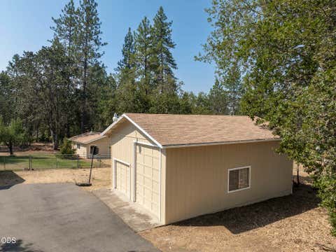 Tiny photo for 301 Lloyd Drive, Grants Pass, OR 97526 (MLS # 220227035)