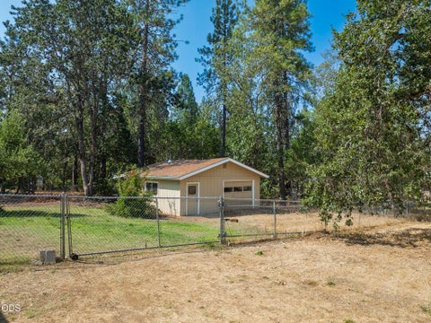 Tiny photo for 301 Lloyd Drive, Grants Pass, OR 97526 (MLS # 220227035)