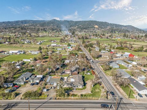 Tiny photo for 3200 Hanley Road, Central Point, OR 97502 (MLS # 220217512)