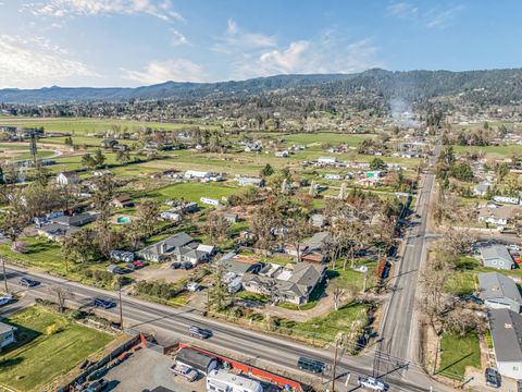 Tiny photo for 3200 Hanley Road, Central Point, OR 97502 (MLS # 220217512)