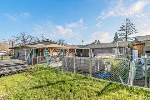 Tiny photo for 3200 Hanley Road, Central Point, OR 97502 (MLS # 220217512)