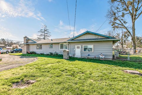Tiny photo for 3200 Hanley Road, Central Point, OR 97502 (MLS # 220217512)