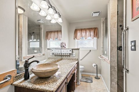 Tiny photo for 3200 Hanley Road, Central Point, OR 97502 (MLS # 220217512)