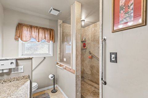 Tiny photo for 3200 Hanley Road, Central Point, OR 97502 (MLS # 220217512)