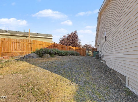 Tiny photo for 2348 James Martin Court, Klamath Falls, OR 97601 (MLS # 220225395)