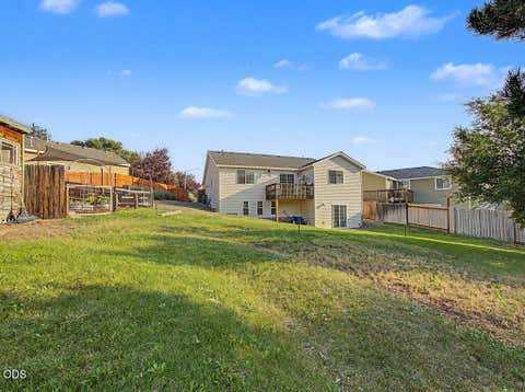 Tiny photo for 2348 James Martin Court, Klamath Falls, OR 97601 (MLS # 220225395)