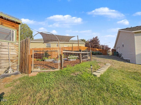 Tiny photo for 2348 James Martin Court, Klamath Falls, OR 97601 (MLS # 220225395)