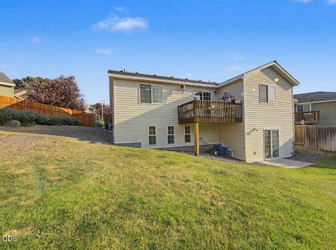 Tiny photo for 2348 James Martin Court, Klamath Falls, OR 97601 (MLS # 220225395)