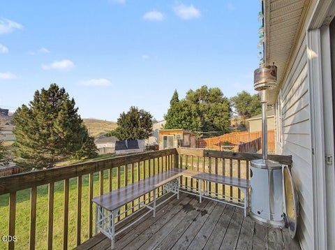 Tiny photo for 2348 James Martin Court, Klamath Falls, OR 97601 (MLS # 220225395)