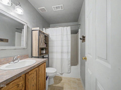 Tiny photo for 2348 James Martin Court, Klamath Falls, OR 97601 (MLS # 220225395)