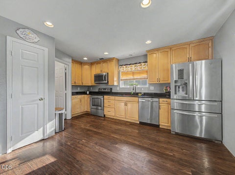 Tiny photo for 2348 James Martin Court, Klamath Falls, OR 97601 (MLS # 220225395)