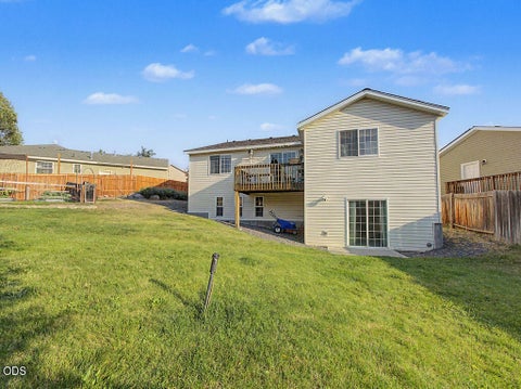 Tiny photo for 2348 James Martin Court, Klamath Falls, OR 97601 (MLS # 220225395)