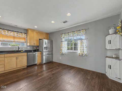 Tiny photo for 2348 James Martin Court, Klamath Falls, OR 97601 (MLS # 220225395)