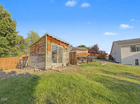 Tiny photo for 2348 James Martin Court, Klamath Falls, OR 97601 (MLS # 220225395)