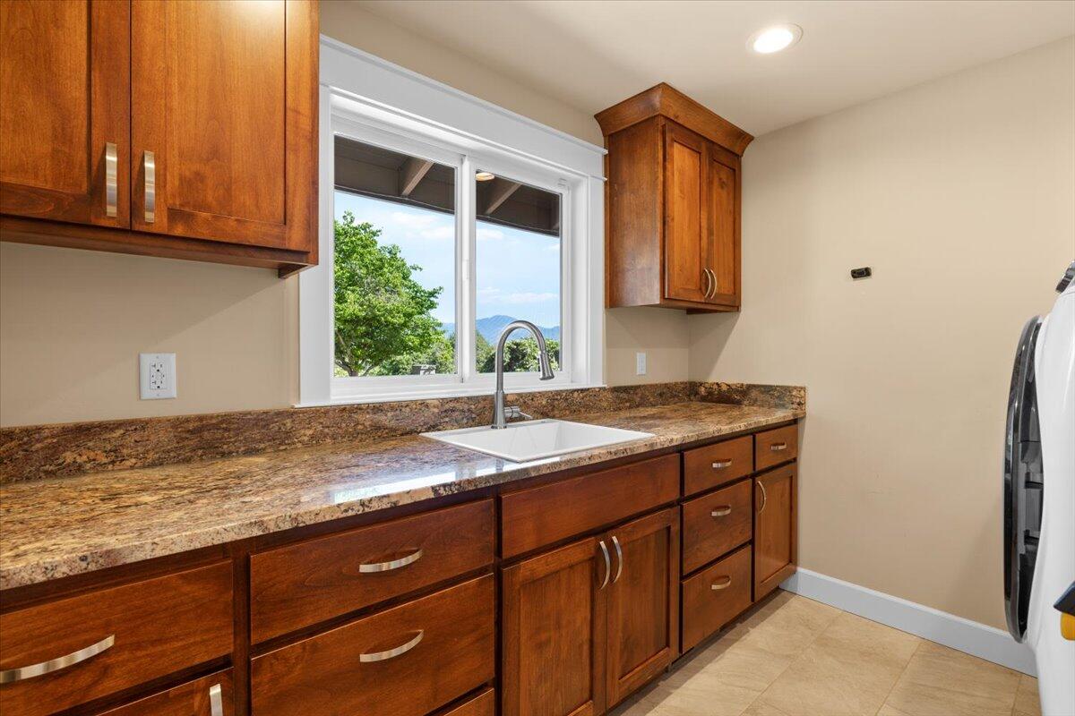 Rogue Valley Estates Subdivision - Residential