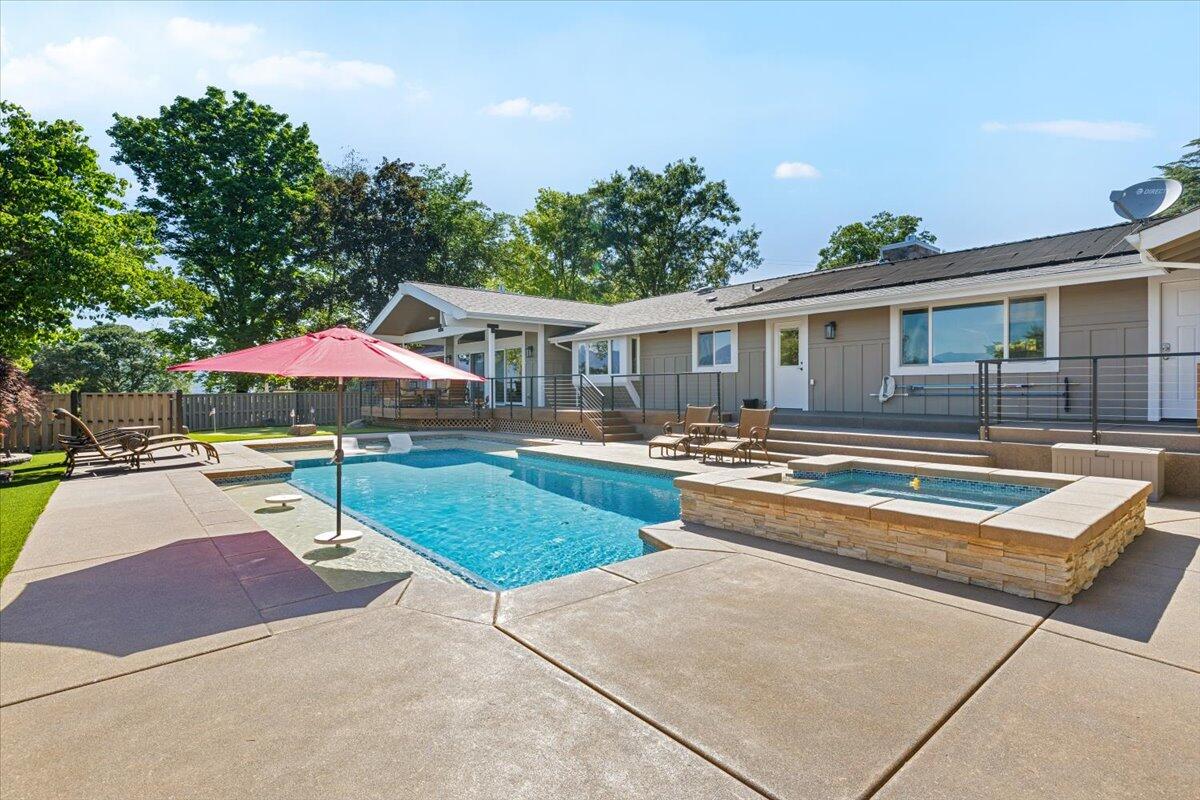 Rogue Valley Estates Subdivision - Residential