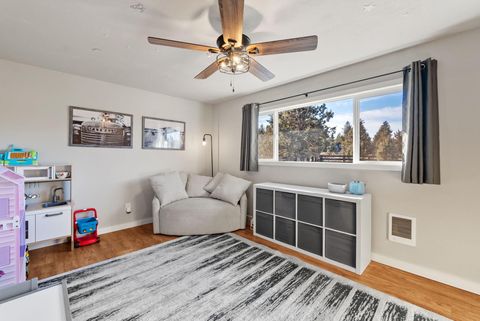 Tiny photo for 66511 Ponderosa Loop, Bend, OR 97703 (MLS # 220213596)