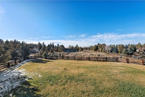 Tiny photo for 66511 Ponderosa Loop, Bend, OR 97703 (MLS # 220213596)