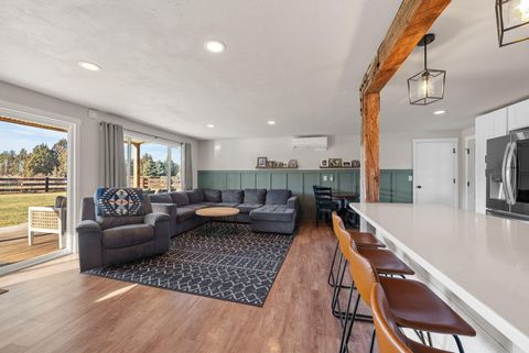 Tiny photo for 66511 Ponderosa Loop, Bend, OR 97703 (MLS # 220213596)