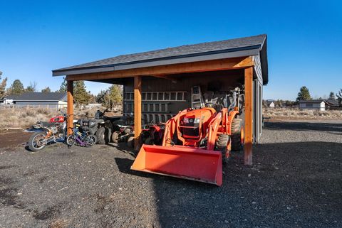 Tiny photo for 66511 Ponderosa Loop, Bend, OR 97703 (MLS # 220213596)