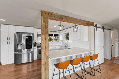 Tiny photo for 66511 Ponderosa Loop, Bend, OR 97703 (MLS # 220213596)