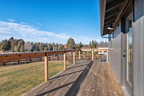 Tiny photo for 66511 Ponderosa Loop, Bend, OR 97703 (MLS # 220213596)
