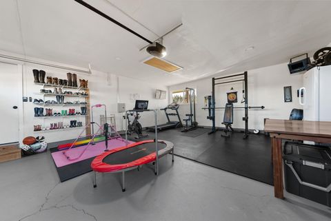 Tiny photo for 66511 Ponderosa Loop, Bend, OR 97703 (MLS # 220213596)