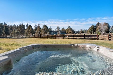 Tiny photo for 66511 Ponderosa Loop, Bend, OR 97703 (MLS # 220213596)