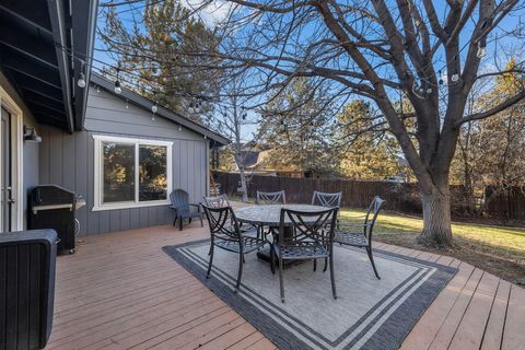 Tiny photo for 63425 Deschutes Market Road, Bend, OR 97701 (MLS # 220214084)