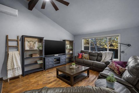 Tiny photo for 63425 Deschutes Market Road, Bend, OR 97701 (MLS # 220214084)