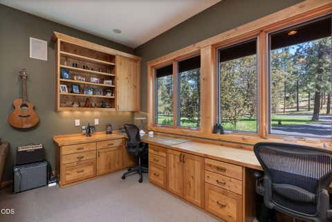 Tiny photo for 15385 Windigo Trail, Sisters, OR 97759 (MLS # 220226511)