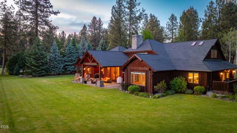 Tiny photo for 15385 Windigo Trail, Sisters, OR 97759 (MLS # 220226511)