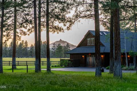 Tiny photo for 15385 Windigo Trail, Sisters, OR 97759 (MLS # 220226511)