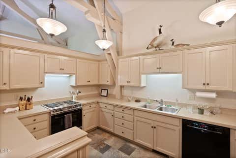 Tiny photo for 15385 Windigo Trail, Sisters, OR 97759 (MLS # 220226511)