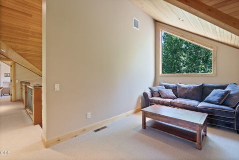 Tiny photo for 15385 Windigo Trail, Sisters, OR 97759 (MLS # 220226511)