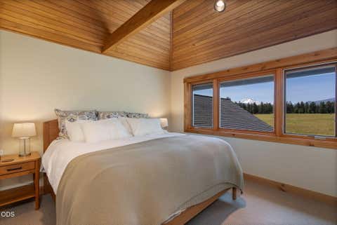 Tiny photo for 15385 Windigo Trail, Sisters, OR 97759 (MLS # 220226511)