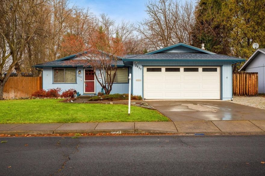 Come enjoy a very clean and well-kept home located near Rogue Regional Medical Center. Kitchen has been lovingly updated with new cabinets, counters and appliances. There are both living and family rooms. The family room has a gas fireplace. The carpet is Berber and in very nice condition. There are solar tubes in both updated bathrooms. With FHA interest rates hovering around 3.25% this home is very affordable for the first time home buyer.