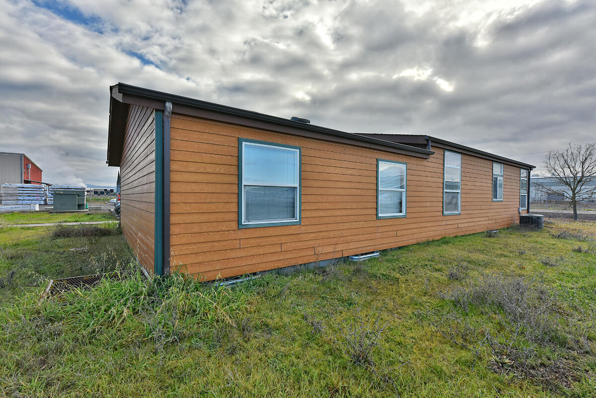 Avenue GIndustrial Subdivision - Commercial Sale