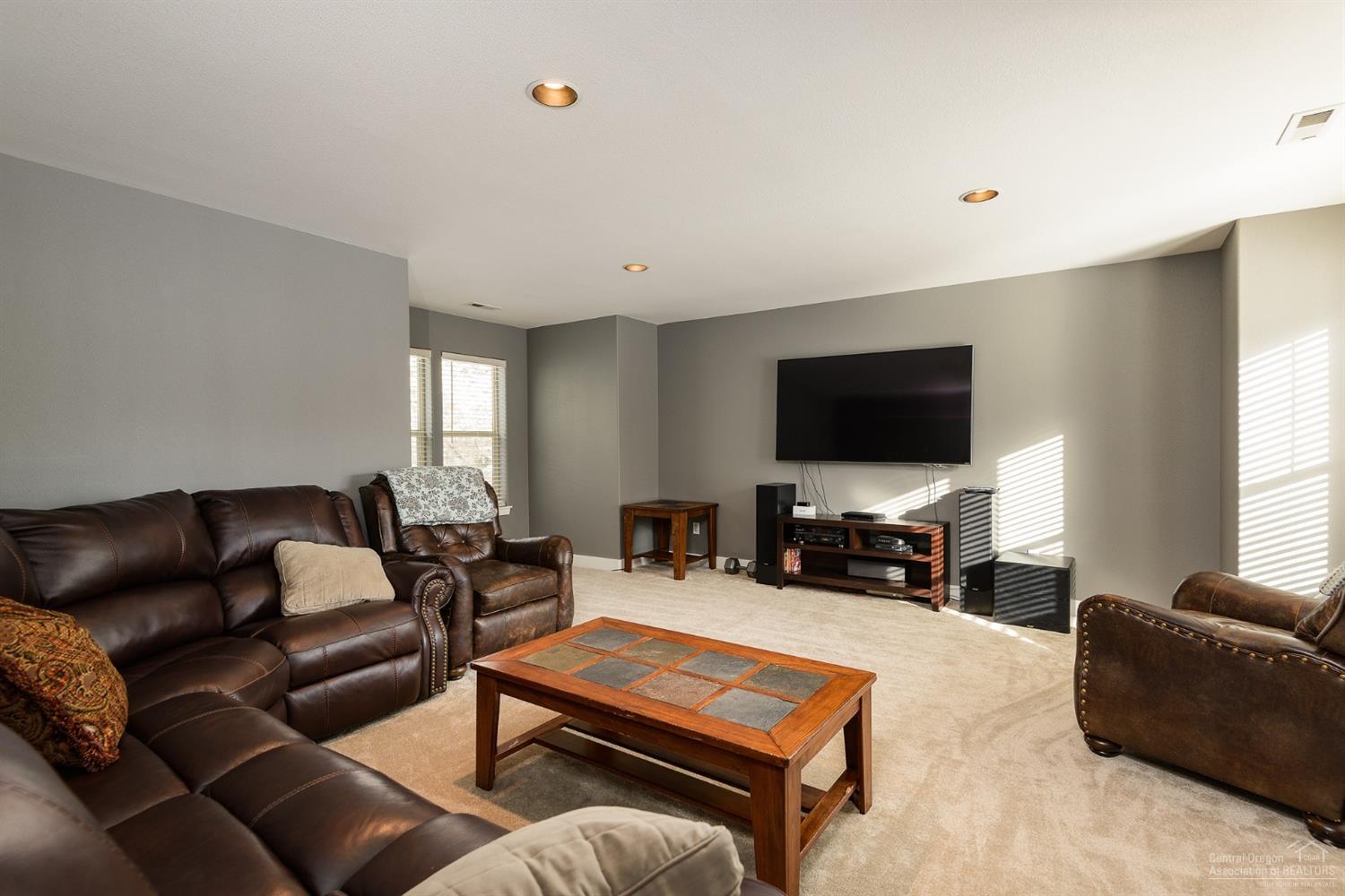 Skyliner Summit - Residential