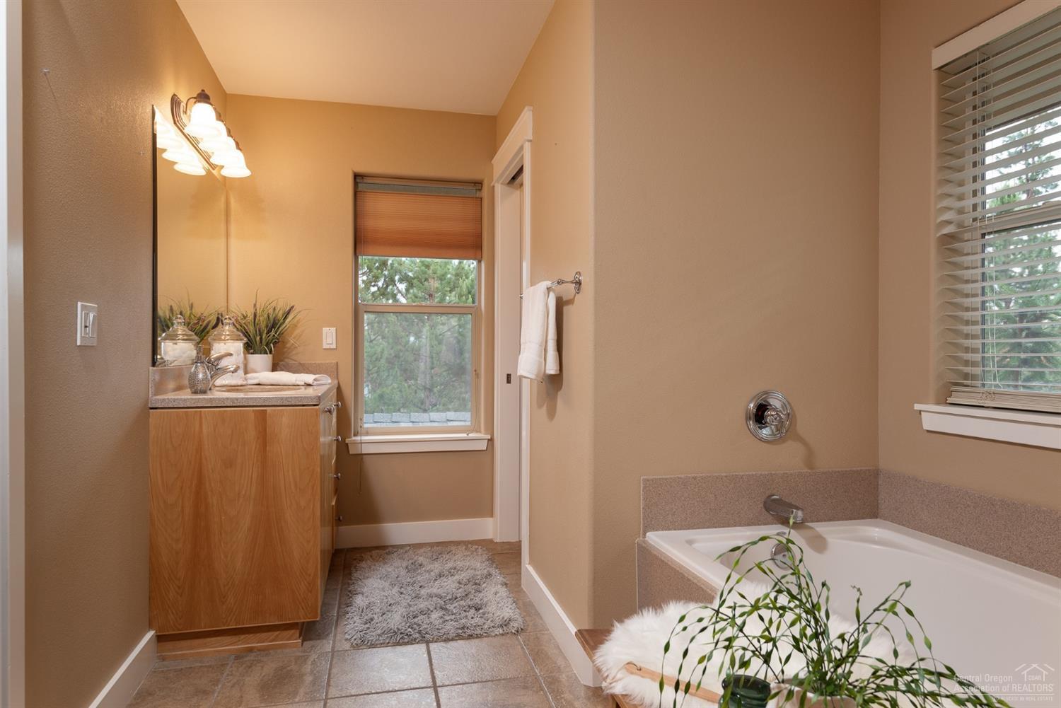 Skyliner Summit - Residential