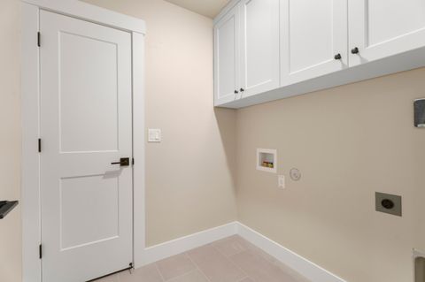 Tiny photo for 3925 SW Coyote Avenue #Lot 153, Redmond, OR 97756 (MLS # 220210391)