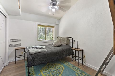 Tiny photo for 512 Bonnie Lane, Grants Pass, OR 97527 (MLS # 220215324)