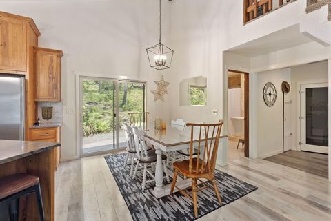 Tiny photo for 512 Bonnie Lane, Grants Pass, OR 97527 (MLS # 220215324)