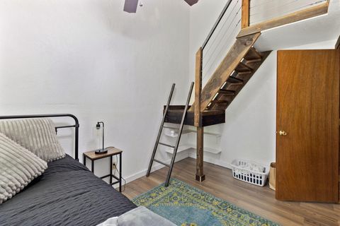 Tiny photo for 512 Bonnie Lane, Grants Pass, OR 97527 (MLS # 220215324)