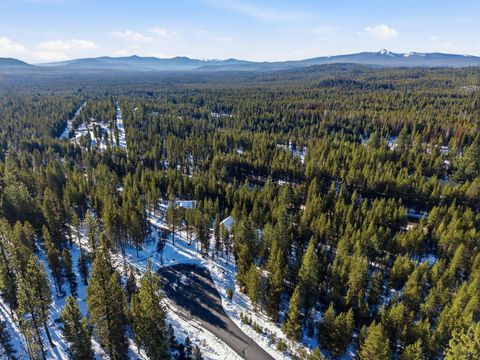 Tiny photo for 140720 Crescent Moon Drive, Crescent Lake, OR 97733 (MLS # 220213762)