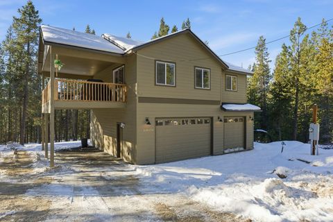 Photo of 140720 Crescent Moon Drive, Crescent Lake, OR 97733 (MLS # 220213762)