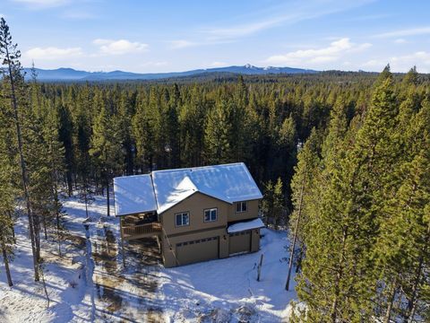 Tiny photo for 140720 Crescent Moon Drive, Crescent Lake, OR 97733 (MLS # 220213762)