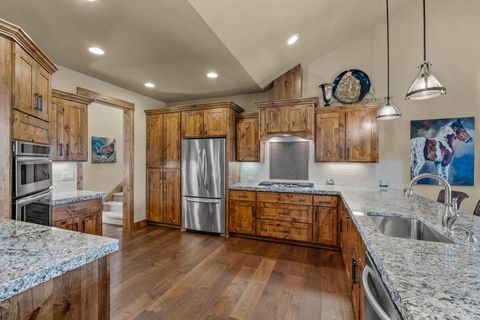 Tiny photo for 16593 SW Ranchview Road, Powell Butte, OR 97753 (MLS # 220209451)