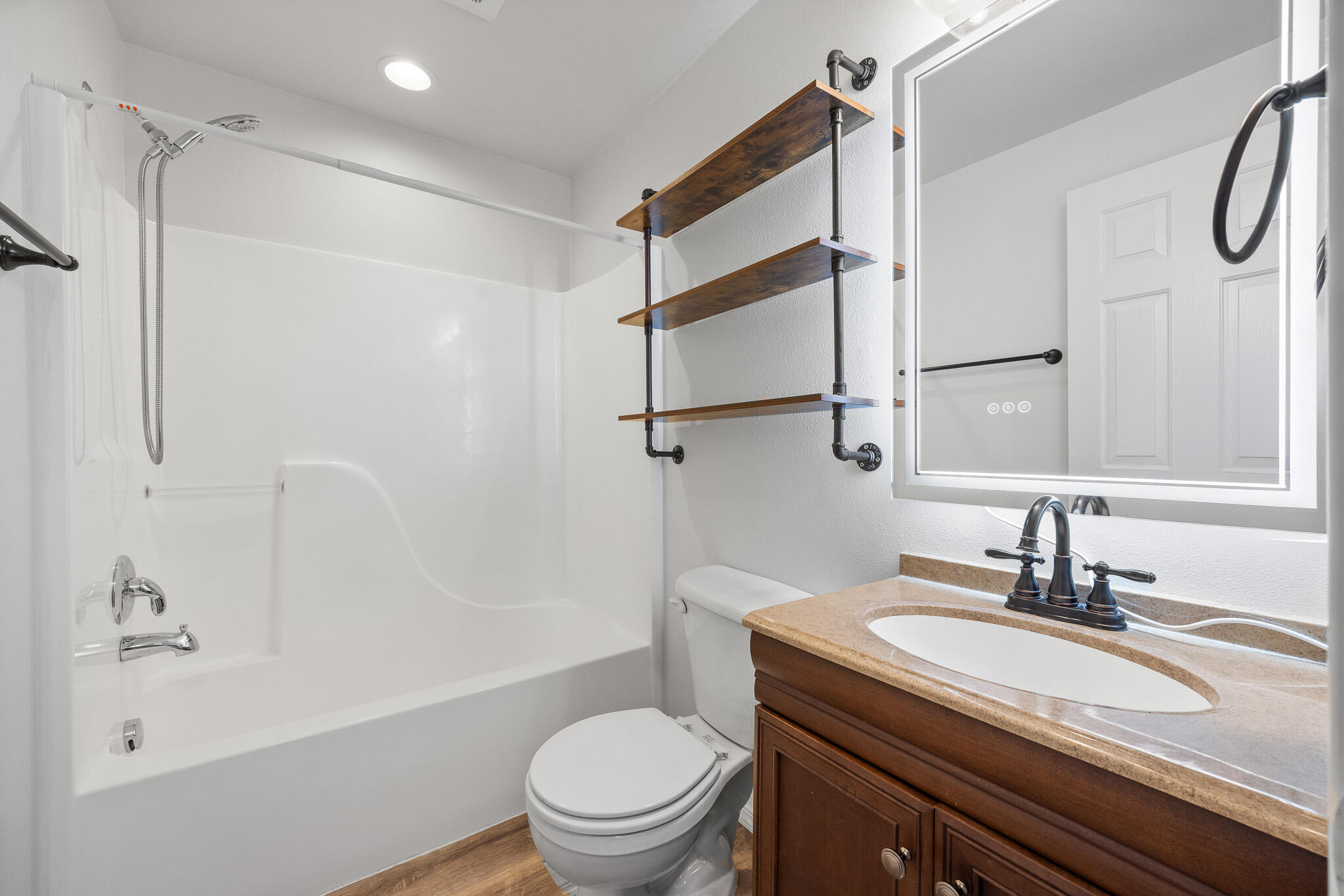 Deschutes River Cros - Residential