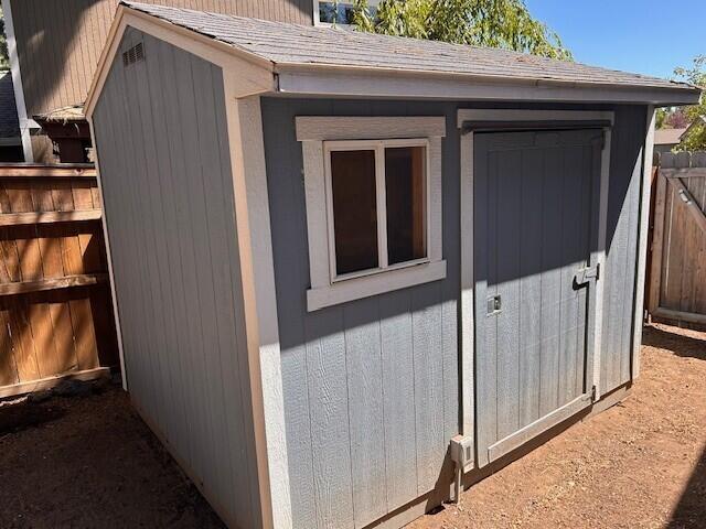 Deschutes River Cros - Residential